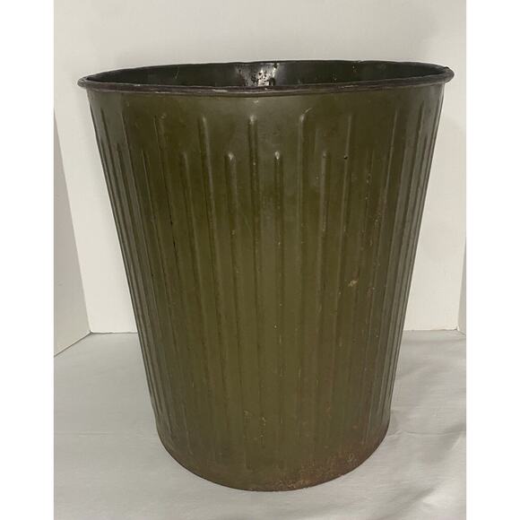 Vintage Pressed Metal Trash Can Erie Art Co. Dan Dee Rusty No. 4 Industrial PA
